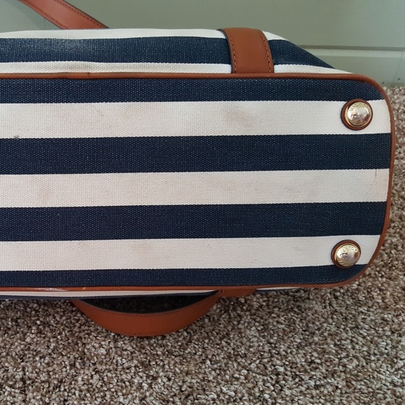 SOLD Michael Kors Navy And White Handbag - Picture 5 of 8